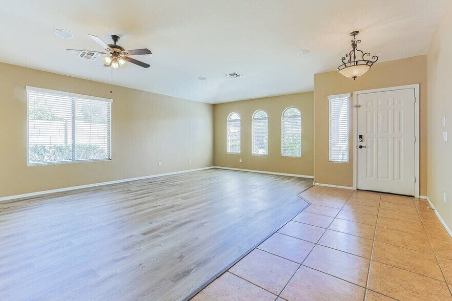 Building Photo - 38224 N Establo Dr