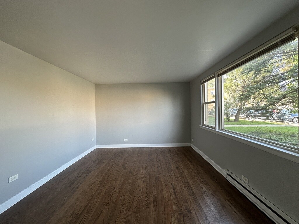 Building Photo - 7628 N Milwaukee Ave