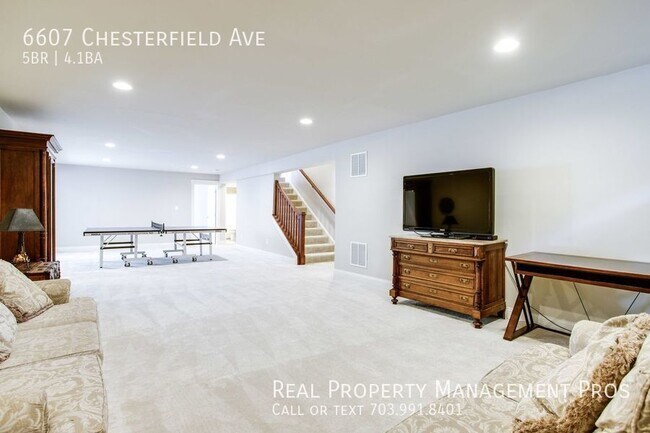 Building Photo - 6607 Chesterfield Ave