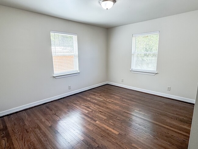 Building Photo - 7142 State Hwy 75 S