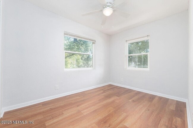 Building Photo - 239 E 16th St