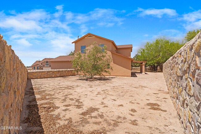 Building Photo - 369 Emerald Acres St