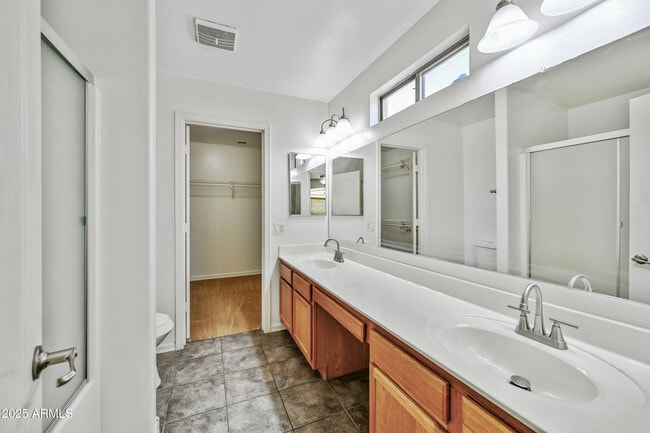 Building Photo - 12925 W Fleetwood Ln
