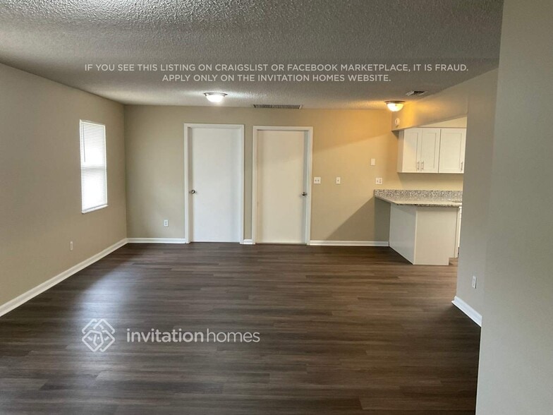 Building Photo - 1881 N Lake Eloise Dr