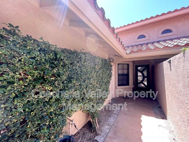 Building Photo - 41469 Woodhaven Dr W