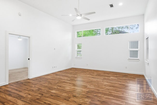 Building Photo - 13009 Lamplight Village Ave