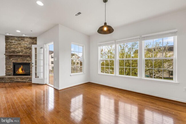 Building Photo - 202 Bardel Dr