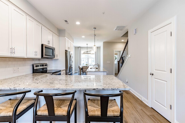 Building Photo - 6801 Milligan Way