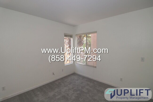 Building Photo - 1337 Serena Cir