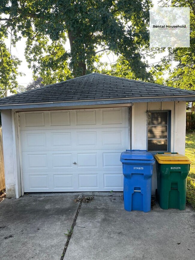 Building Photo - 4471 Croissant St