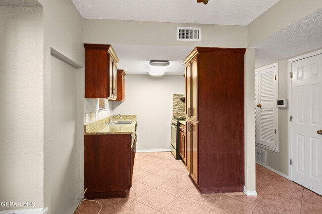 Building Photo - 11429 Lake Nasser Dr