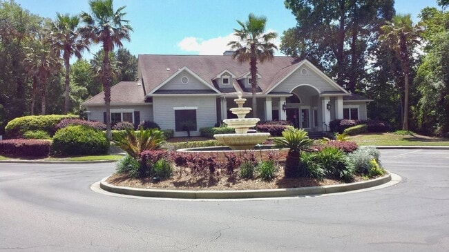 Building Photo - Two bedroom condo with garage - James Island