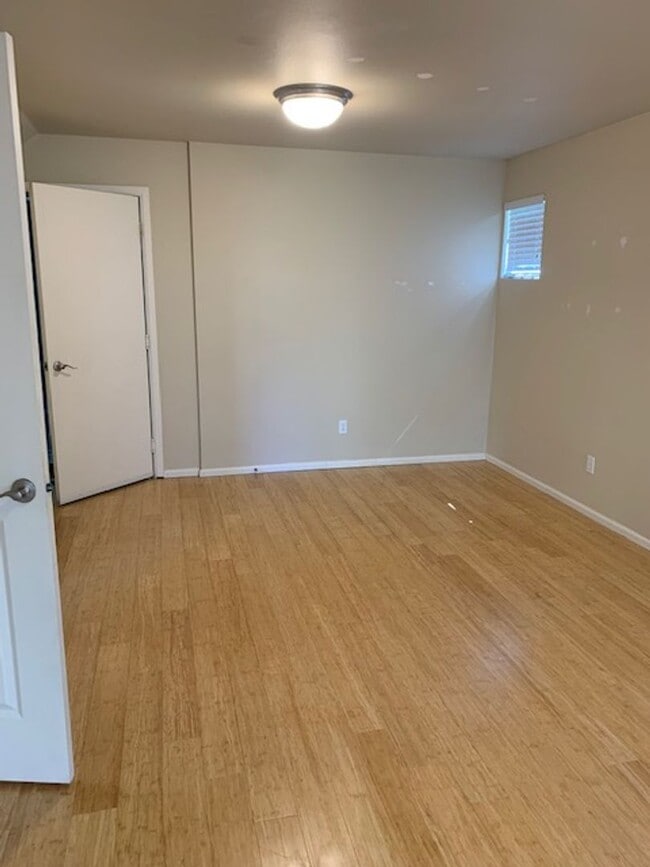 Building Photo - 3bd/2.5ba Sammamish Townhouse