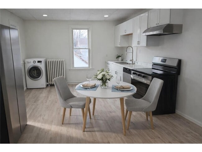 Building Photo - 1106 Becker Ave SW