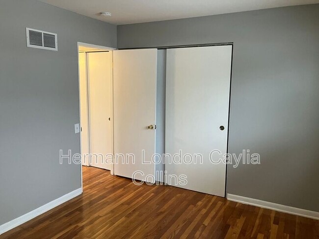 Building Photo - 10623 Landseer Dr