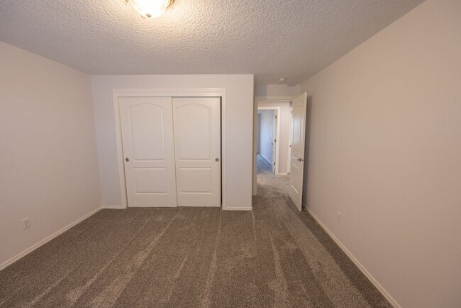 Building Photo - Home for rent in fast growing Ridgefield, WA - 4 bedr + Bonus Room