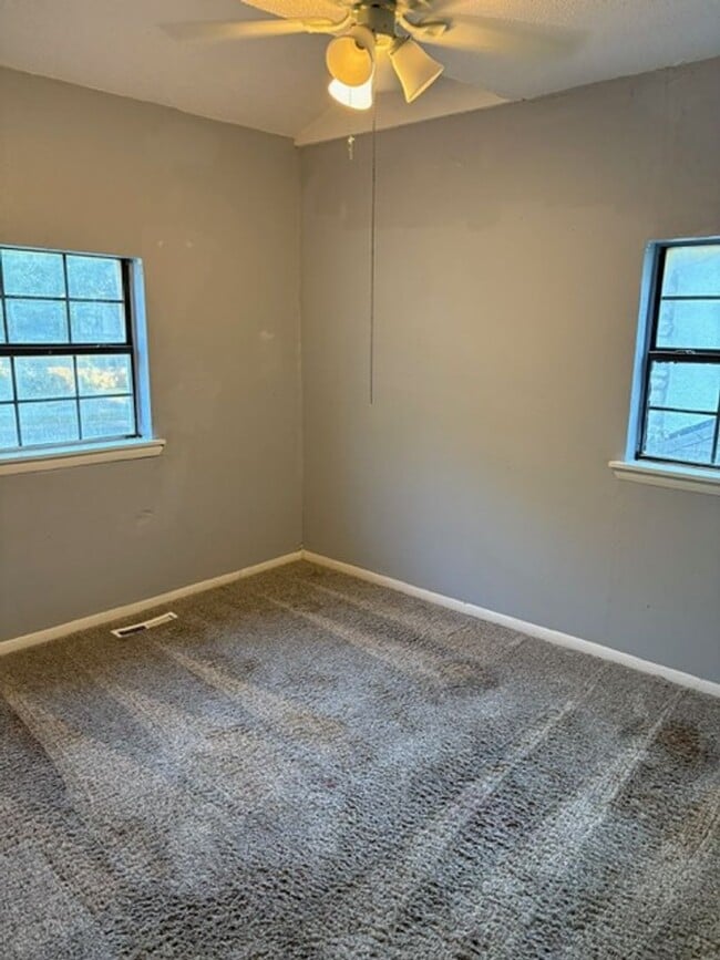 Building Photo - MOVE-IN SPECIAL!!!  $500 OFF 1ST MONTH OF RENT