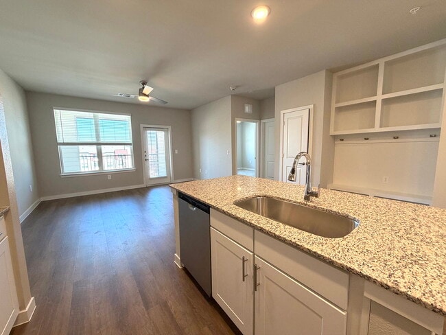 Building Photo - 1700 Daleside Ln