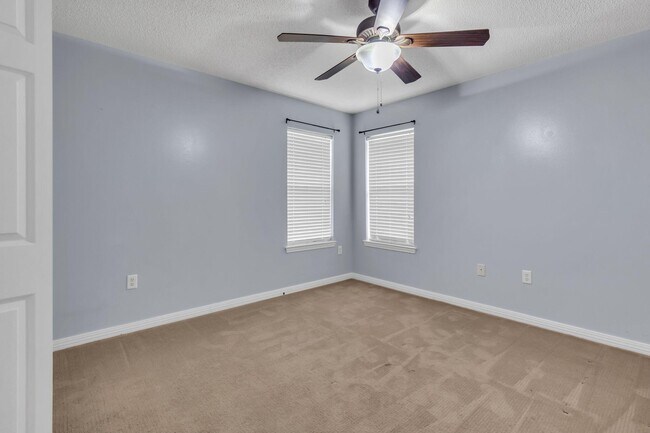 Building Photo - 539 Tikell Dr