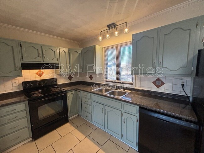 Building Photo - 5108 Algonquin Trail