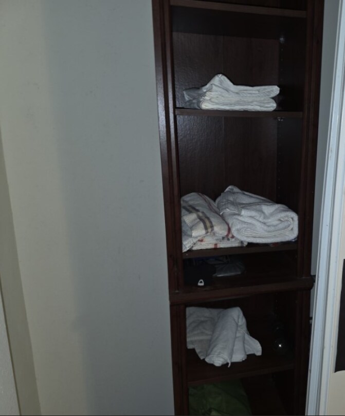 Building Photo - 2407 Saint Louis Dr