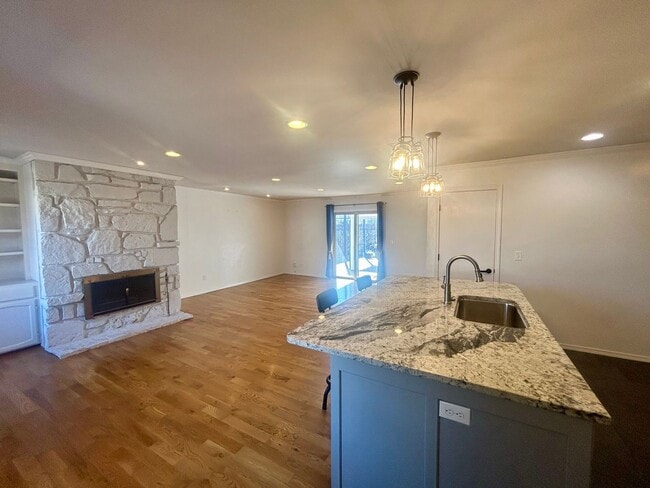 Building Photo - Beautifully updated home just west of Brookside and Trader's Joes in Midtown