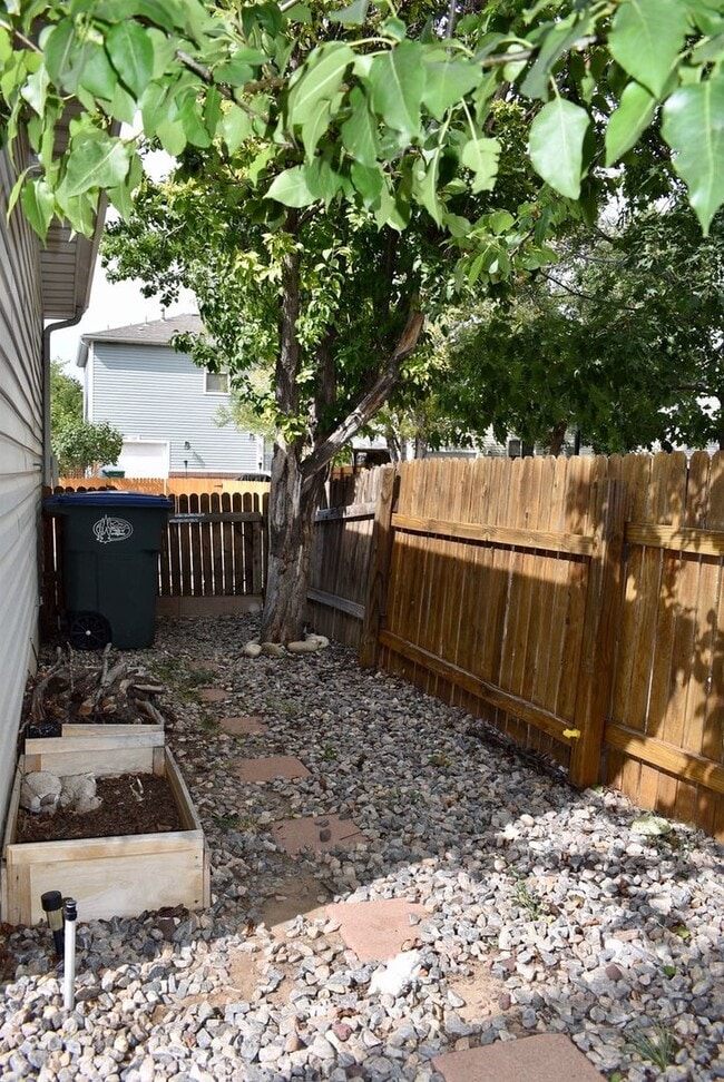 Building Photo - Beautiful 3 Bedroom/ 2.5 Bathroom Home in Northglenn Available May!!