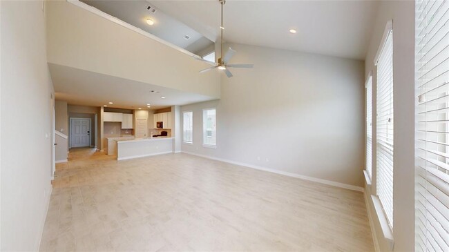 Building Photo - 333 Spruce Oak Ln