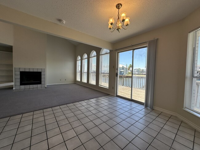Building Photo - 15357 Yardarm Ct