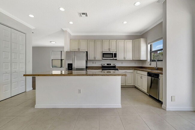 Building Photo - 972 NE 193rd Terrace