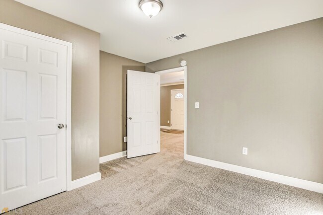 Building Photo - 8208 Connally Dr