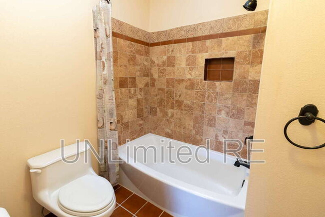 Building Photo - 5000 E Palomino Ln