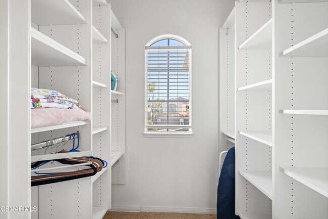 Building Photo - 615 Camino Del Lago