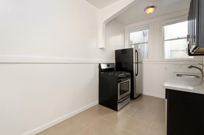 Building Photo - 1 bedroom in San Francisco CA 94109