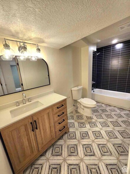 Building Photo - 10074 Countrywood Dr