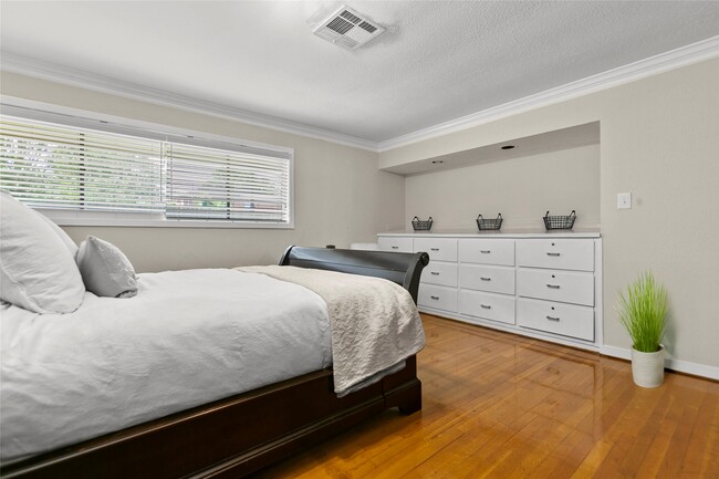 Building Photo - 3641 Deal St