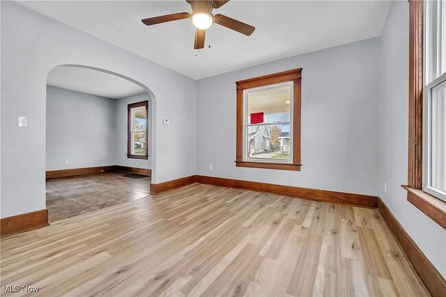Building Photo - 412 W 28th St
