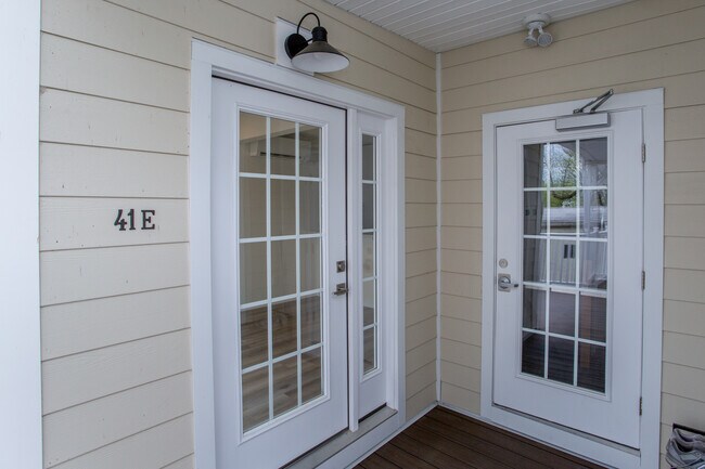 Building Photo - 41 Bridge St