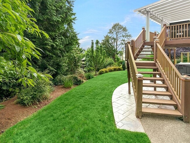 Building Photo - 4bd/2.5ba Newcastle Home