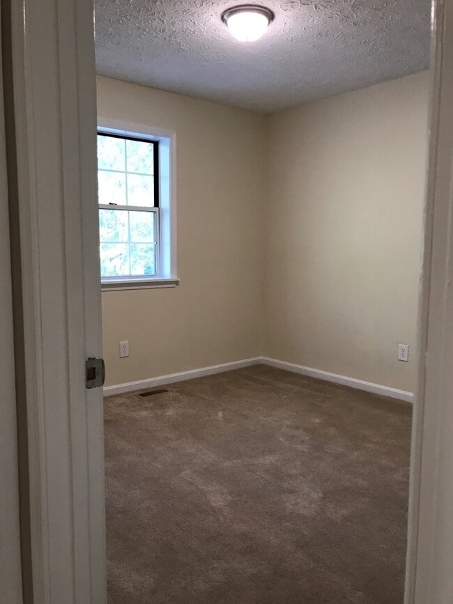 Building Photo - Church Drive