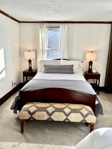 Building Photo - 203-205 Main St