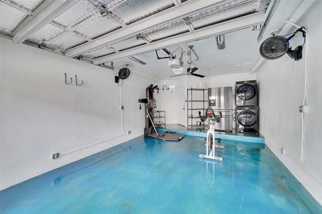 Building Photo - 2021 SE 10th Ave