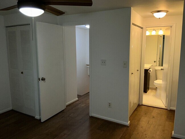 Building Photo - 20520 Strath Haven Dr
