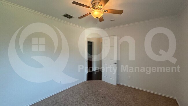 Building Photo - 905 Cedar Creek Dr