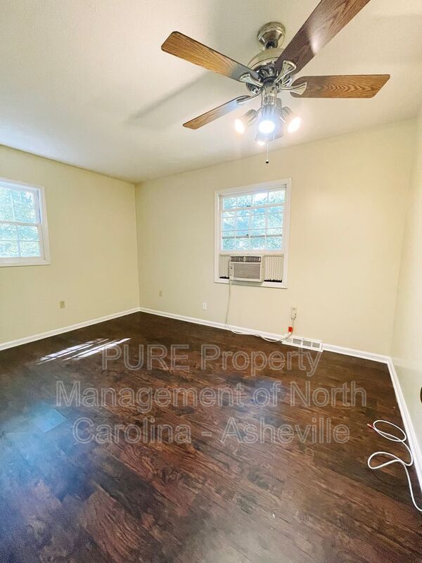 Building Photo - 25 Evelake Dr