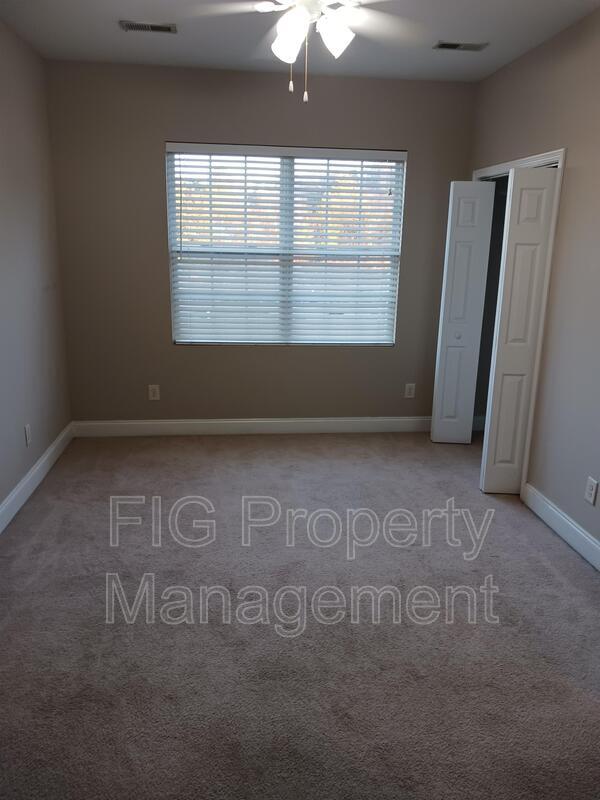 Building Photo - 129 Stonegate Cir