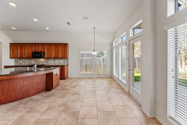 Building Photo - 1602 Eden Meadows Dr