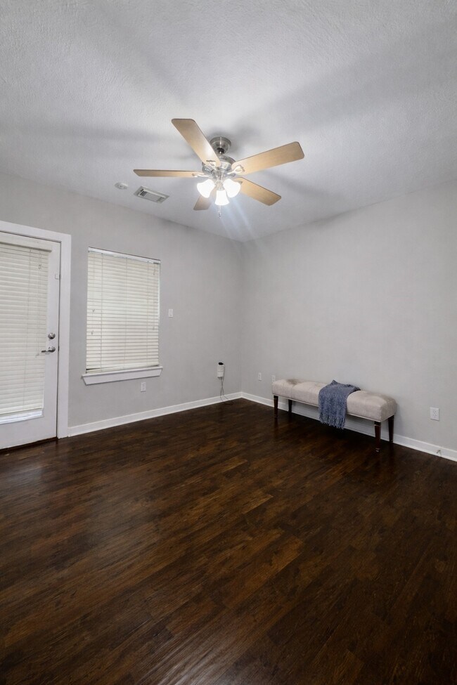 Building Photo - 1144 Patterson St