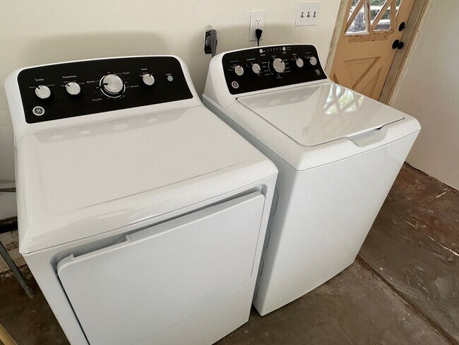 Building Photo - HOUSE - SEDONA - ROLLING HILLS ESTATES