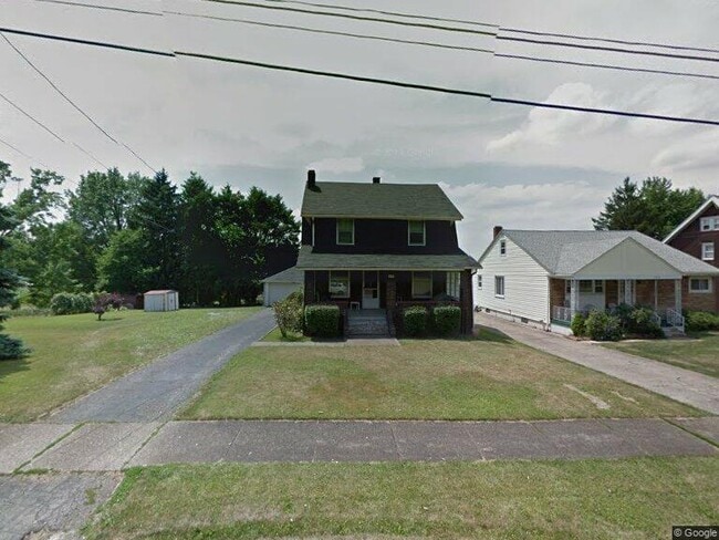 Building Photo - 494 6th St